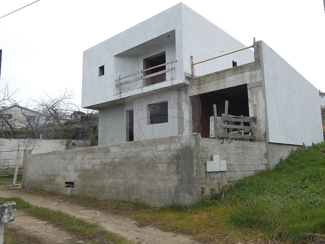 Moradia T4 para venda