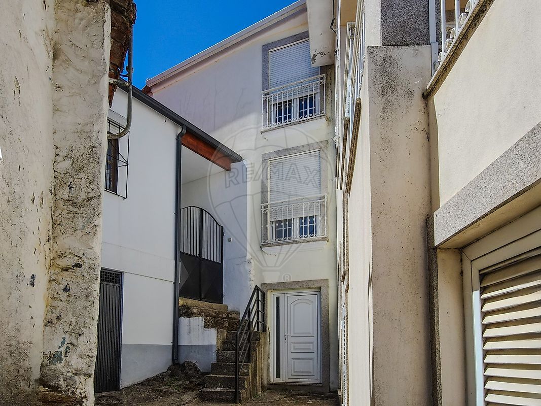 Moradia T2 em Penajóia, €39.000