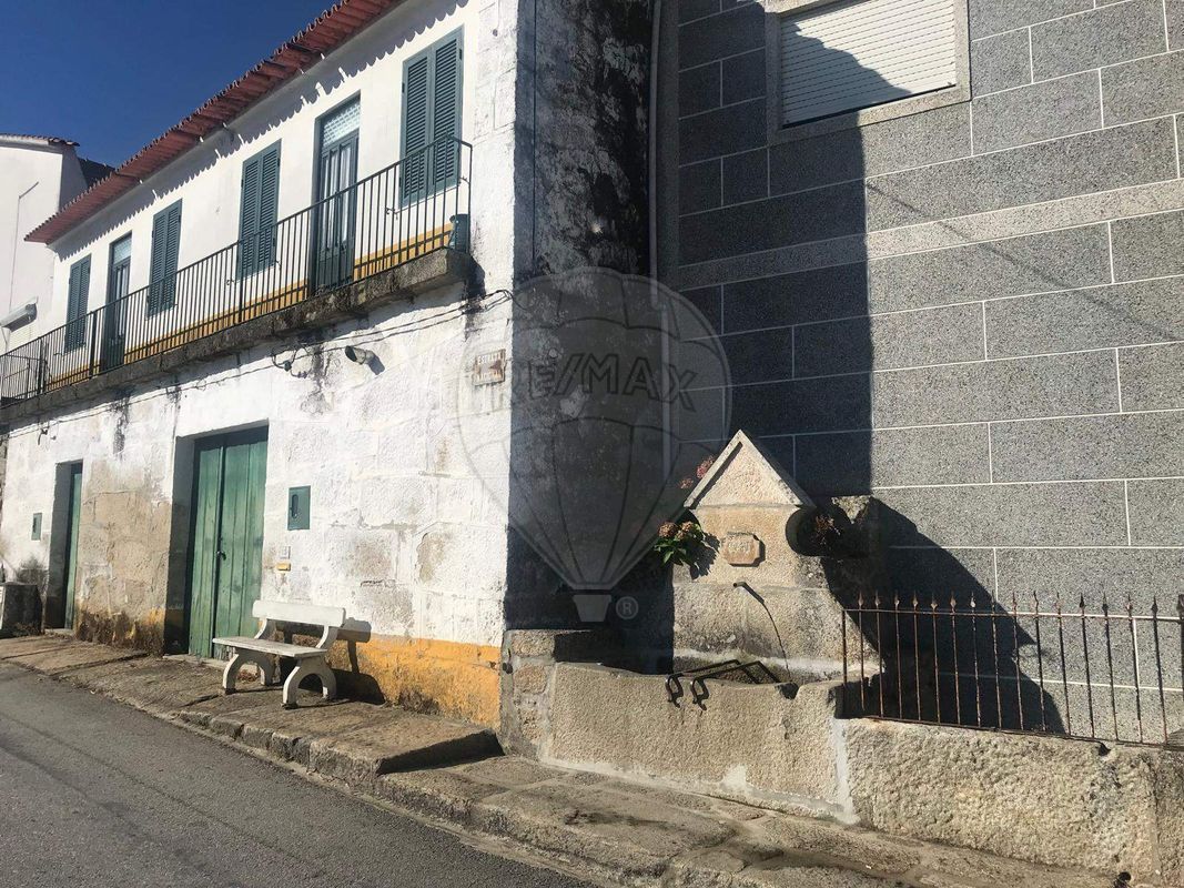 Moradia T4 para venda