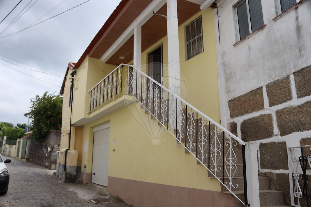 Moradia - Lobrigos (São Miguel e São João Baptista) e Sanhoane, Santa Marta de Penaguião, Vila Real