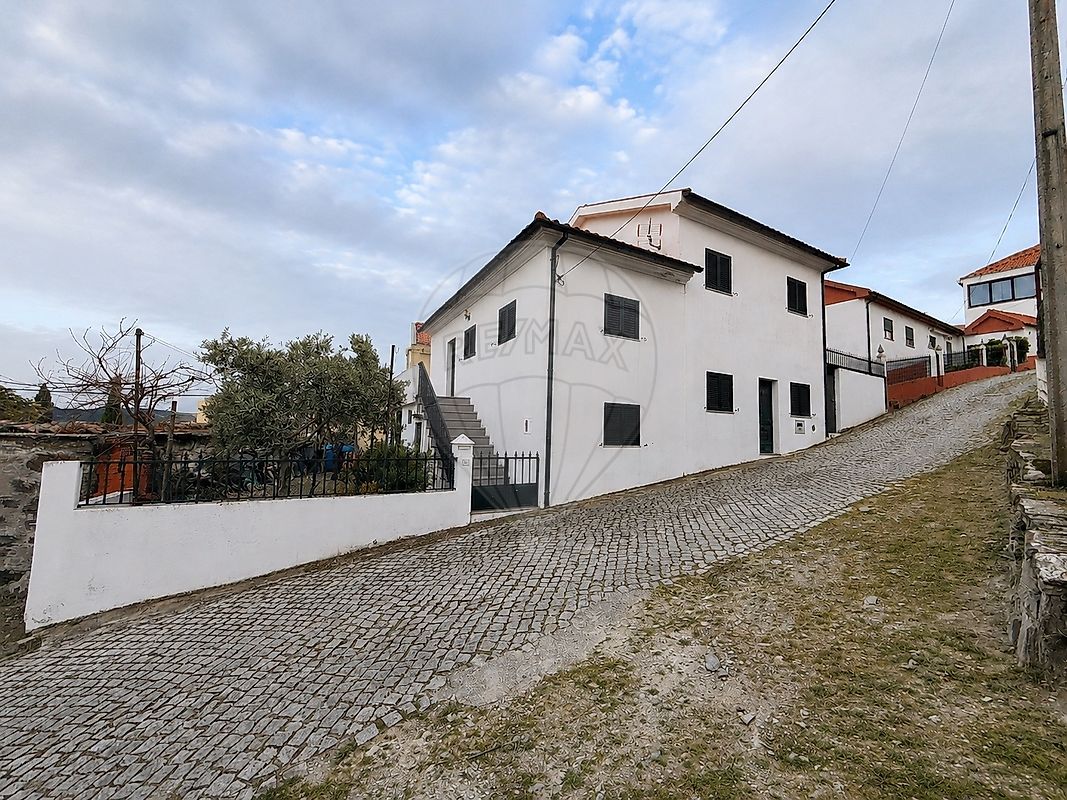 Moradia - Valença do Douro, Tabuaço, Viseu