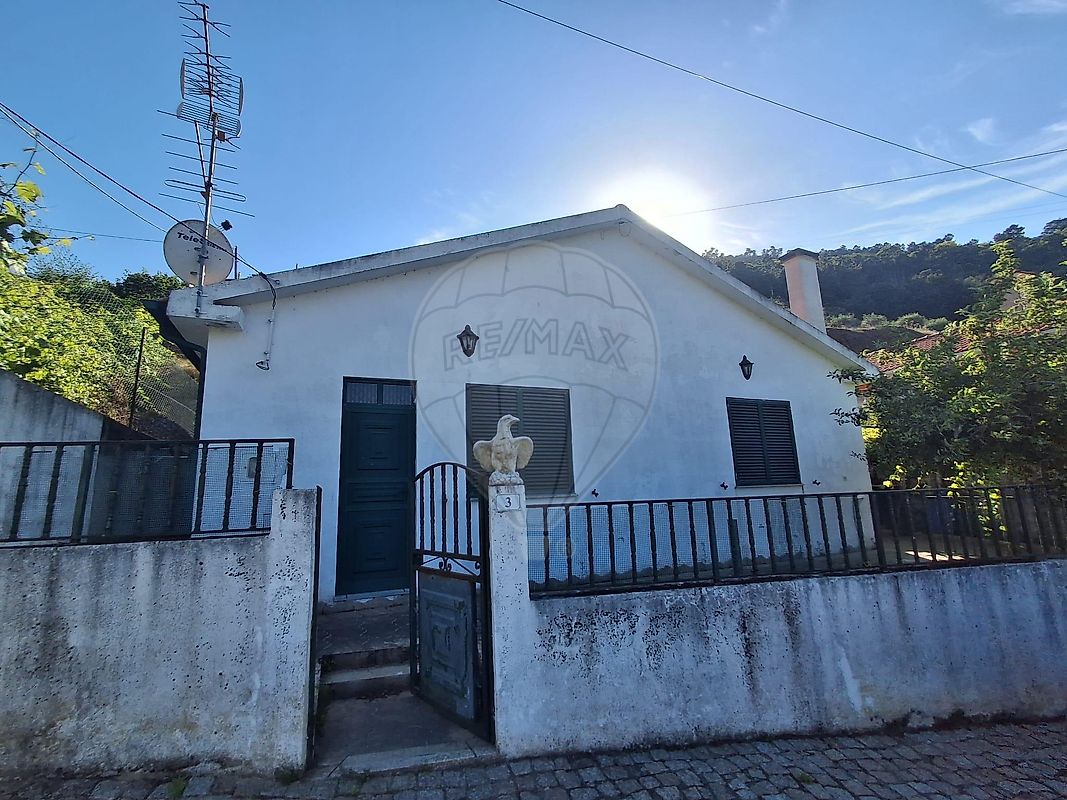 Apartamento T2 à venda em Armamar