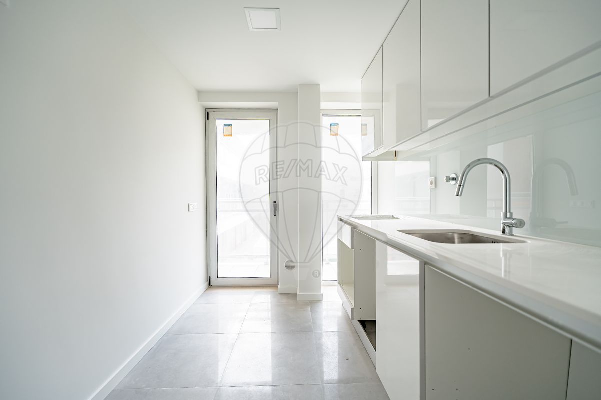 listing 124821073-18 picture-0