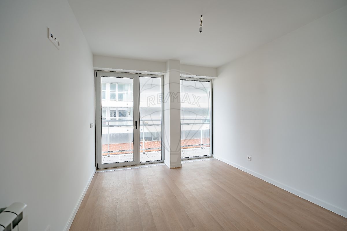 listing 124821073-4 picture-0