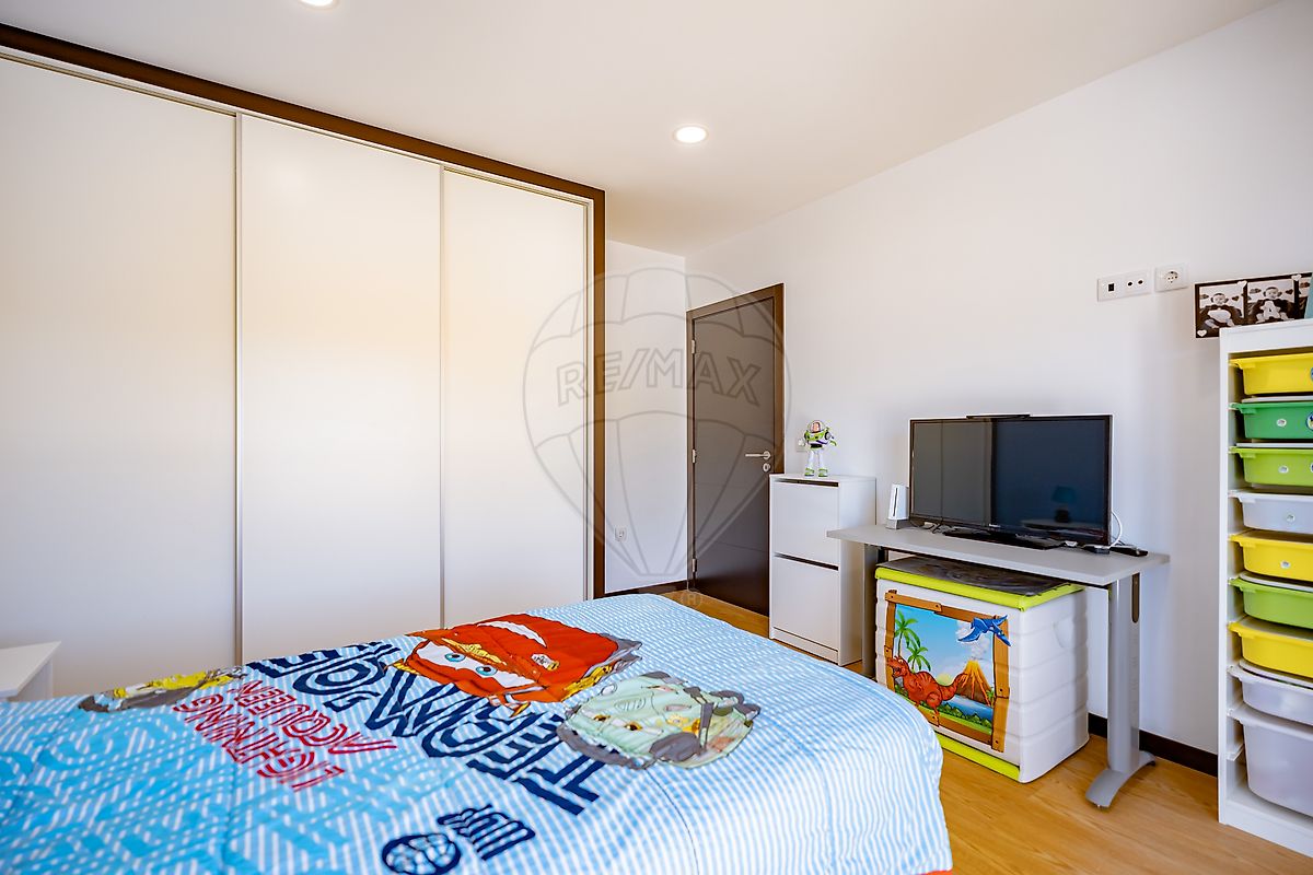 listing 124821012-202 picture-0