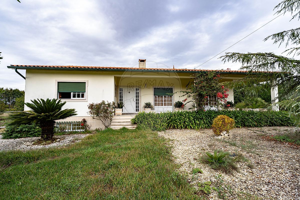 Moradia T5 para venda