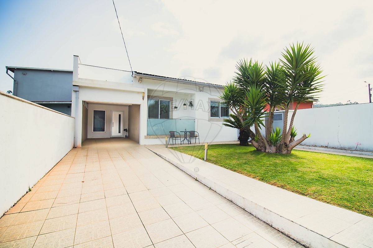 Moradia T4 para venda
