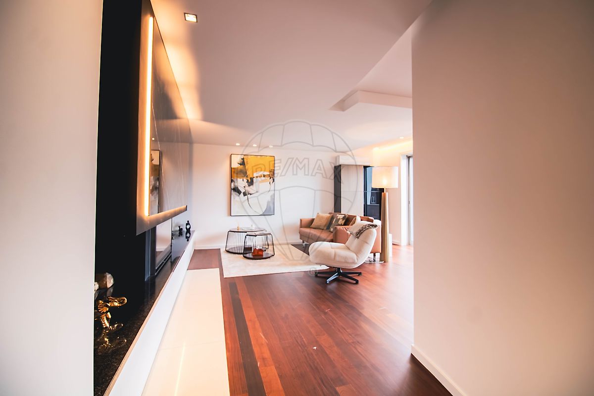 Apartamento T4 à venda em Trofa