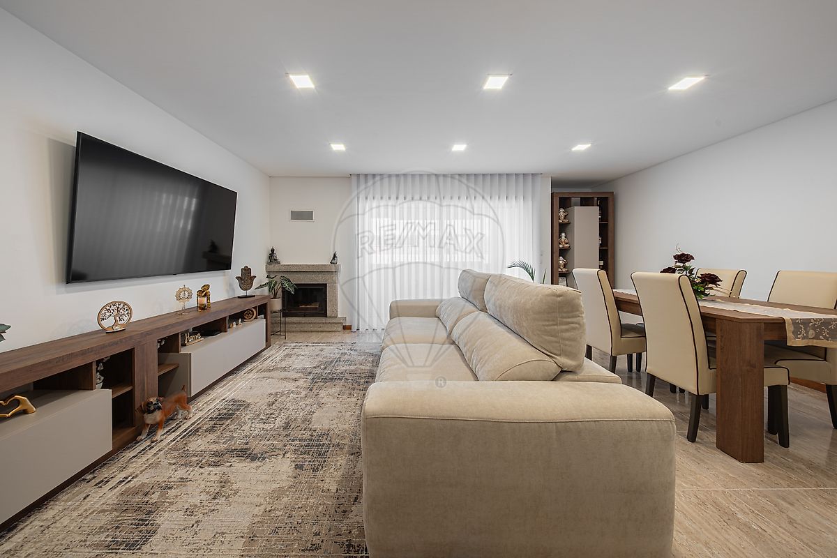 Apartamento T3 à venda em Vila Nova de Famalicão