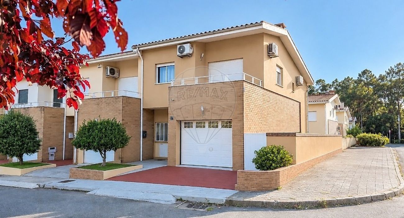 Apartamento T3 à venda em Vila Nova de Famalicão