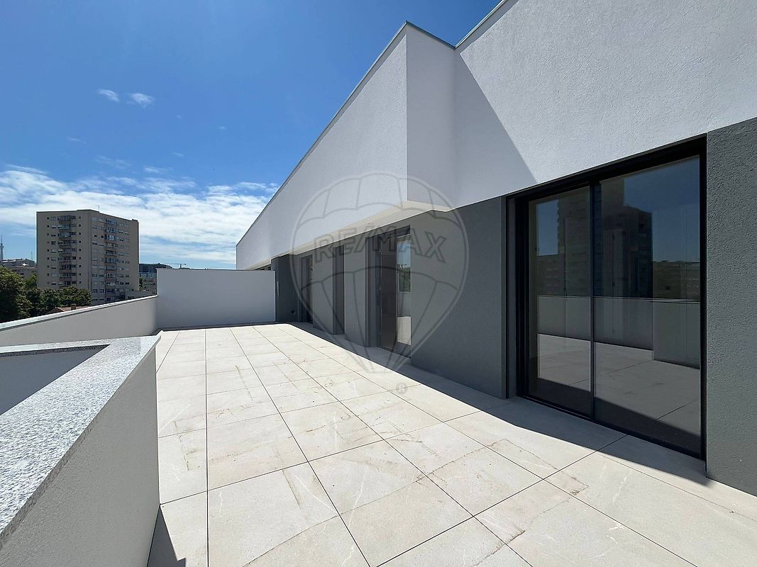 Apartamento T3 à venda em Vila Nova de Gaia