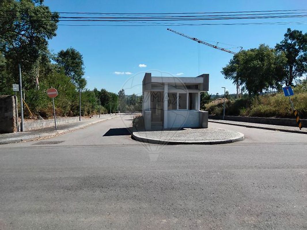 Terreno à venda em Vila Nova de Gaia