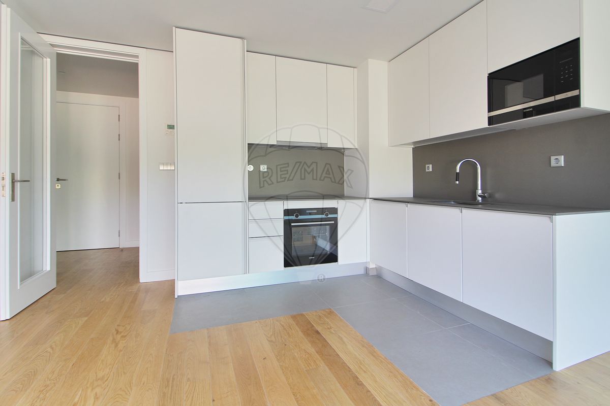 listing 124851010-126 picture-0