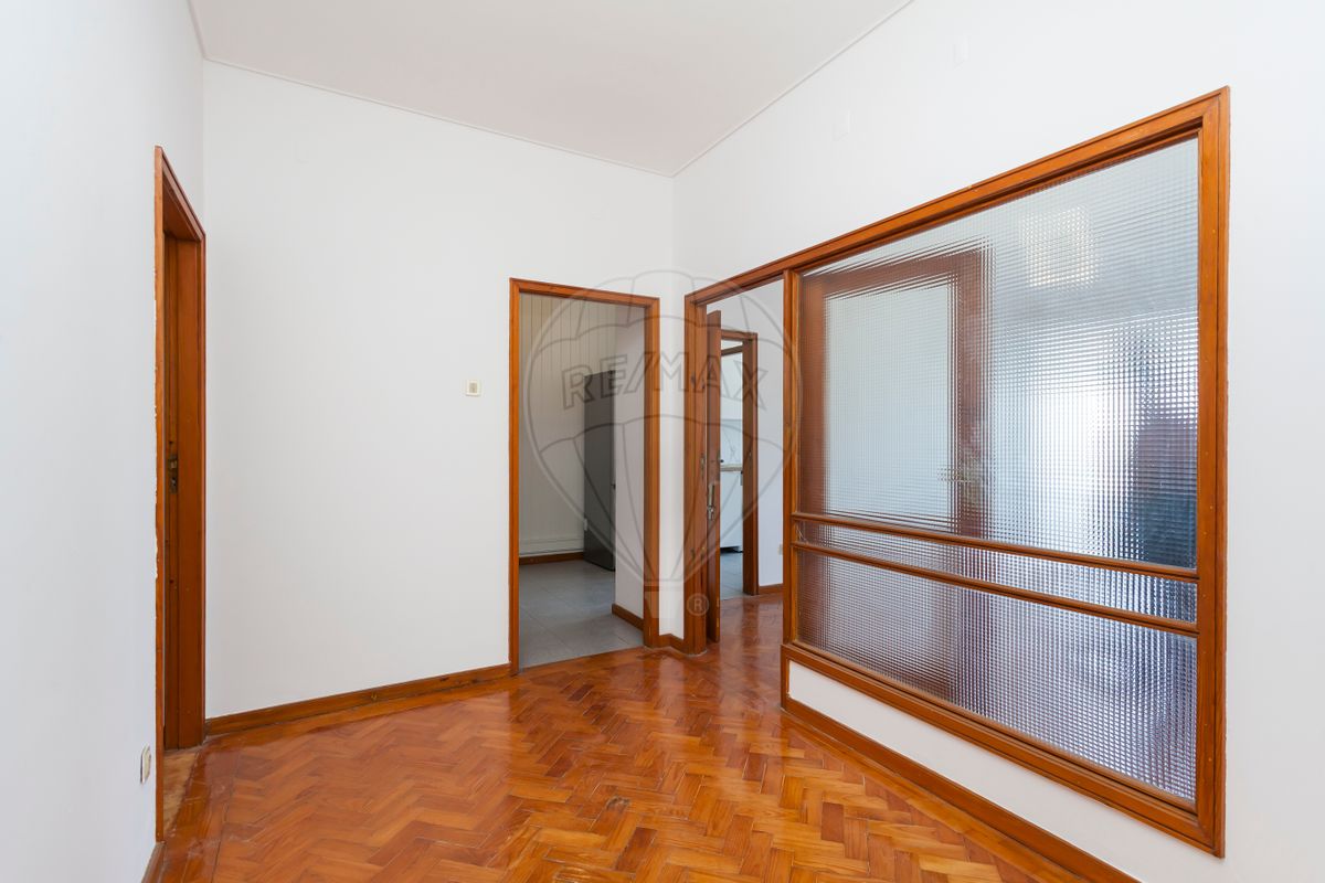 listing 124851256-3 picture-0
