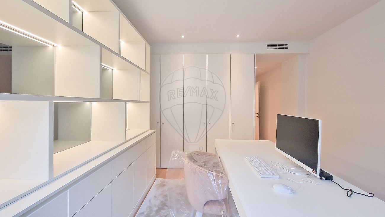 Apartamento T4 à venda em Lordelo do Ouro e Massarelos, Porto — foto 16