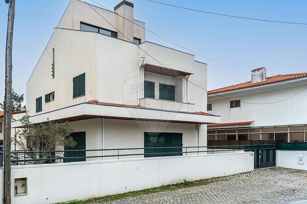 Moradia T4 à venda em Vila Nova de Gaia