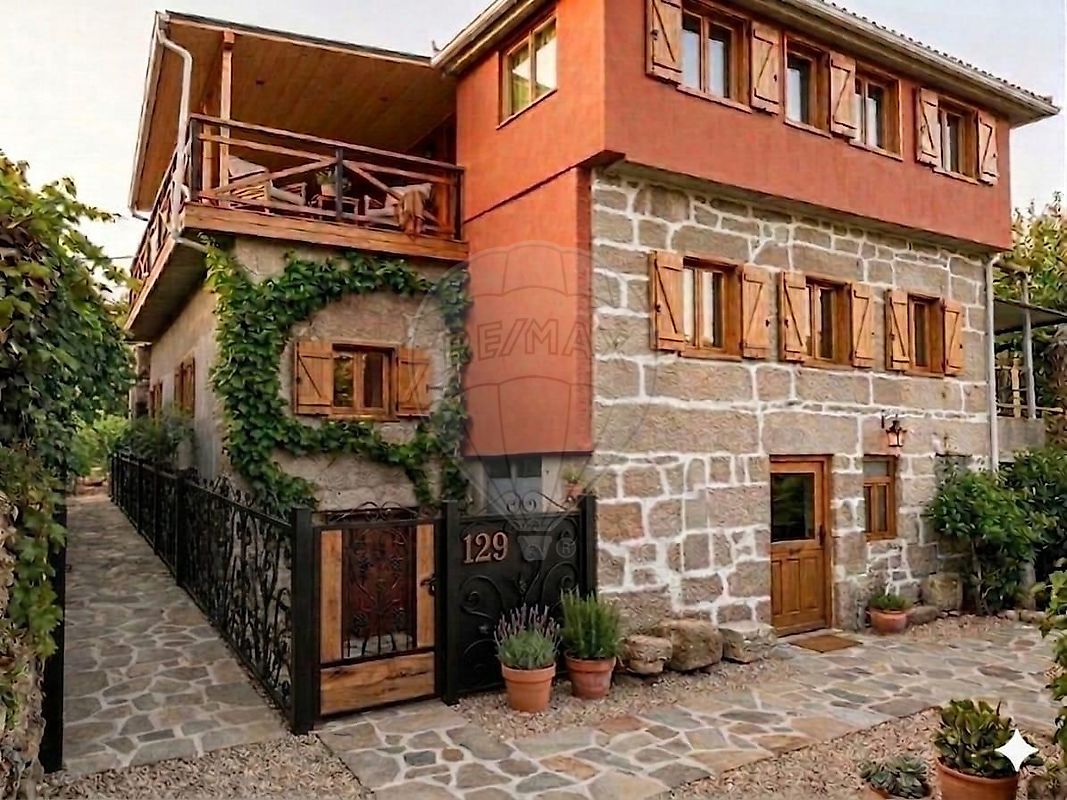 Moradia - Ferreiros de Tendais, Cinfães, Viseu