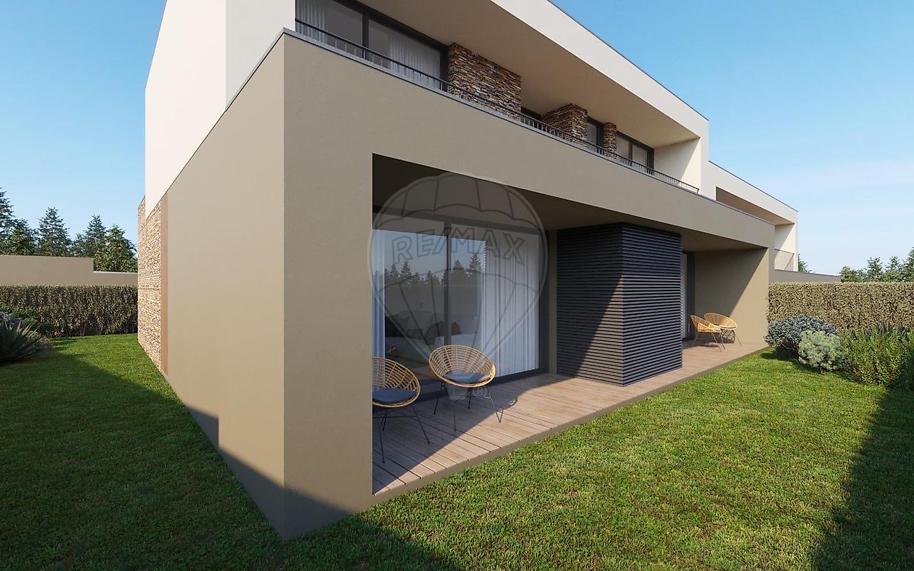 Apartamento T4 à venda em Maia