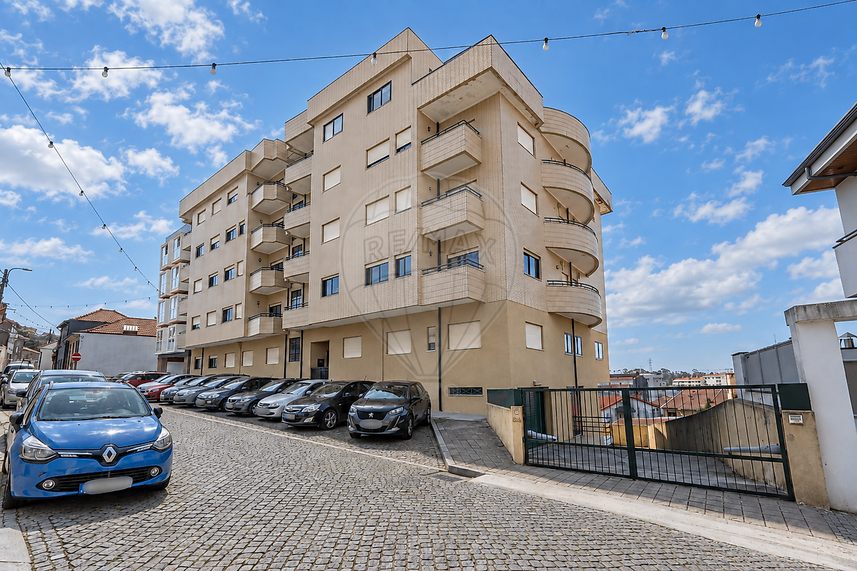 Apartamento T2 à venda em Maia
