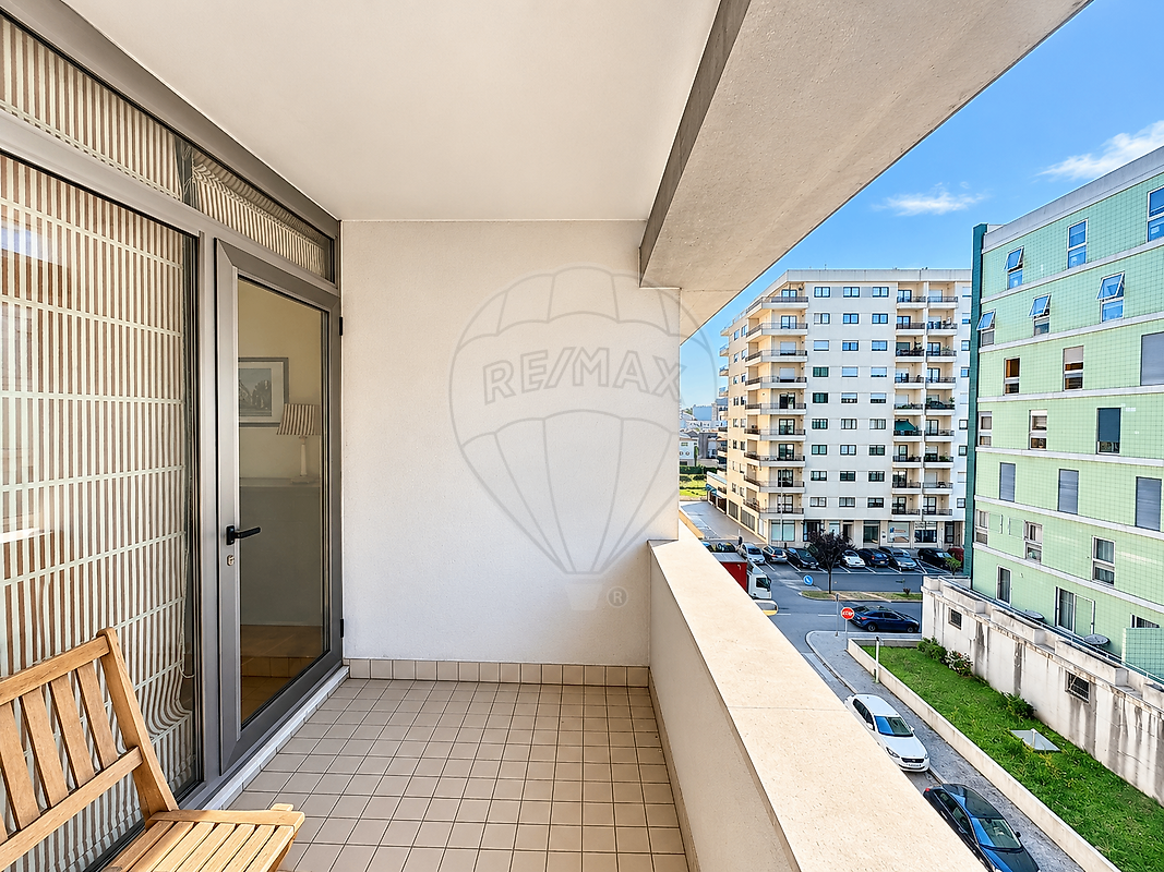 Apartamento T2 para arrendar em Maia