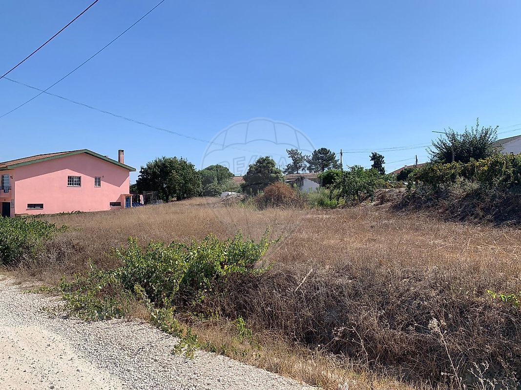 Terreno à venda em Paúl