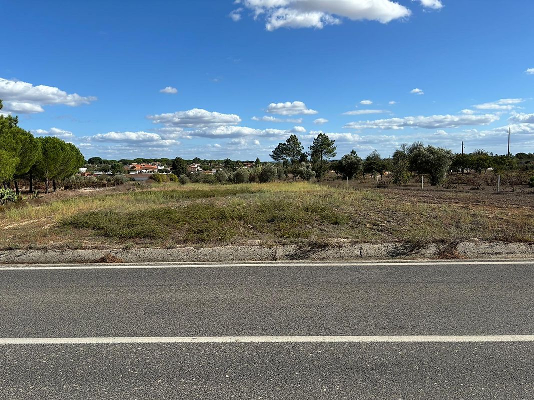 Land for sale in Coruche, Portugal — €68,000