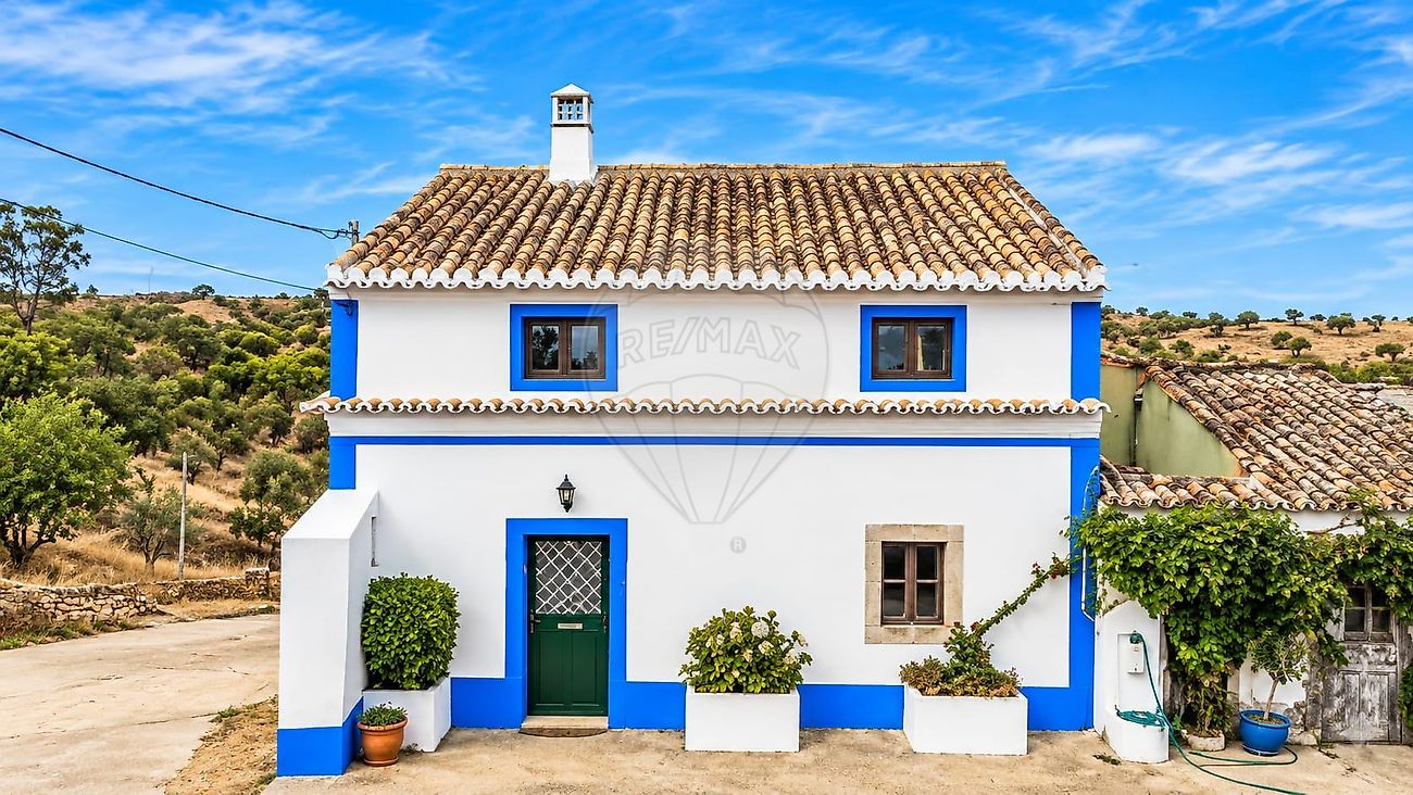 Moradia T4 - São Barnabé, Almodôvar, Beja