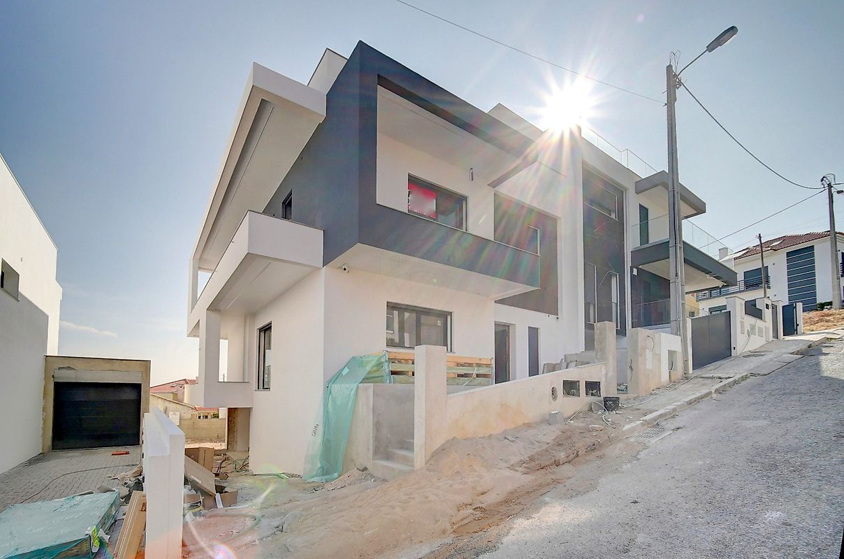 Moradia T5 à venda em Odivelas