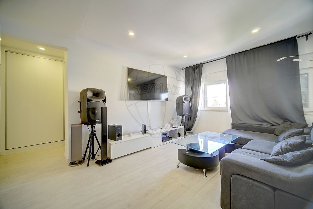 Apartamento - Santa Iria de Azoia, São João da Talha e Bobadela, Loures, Lisboa