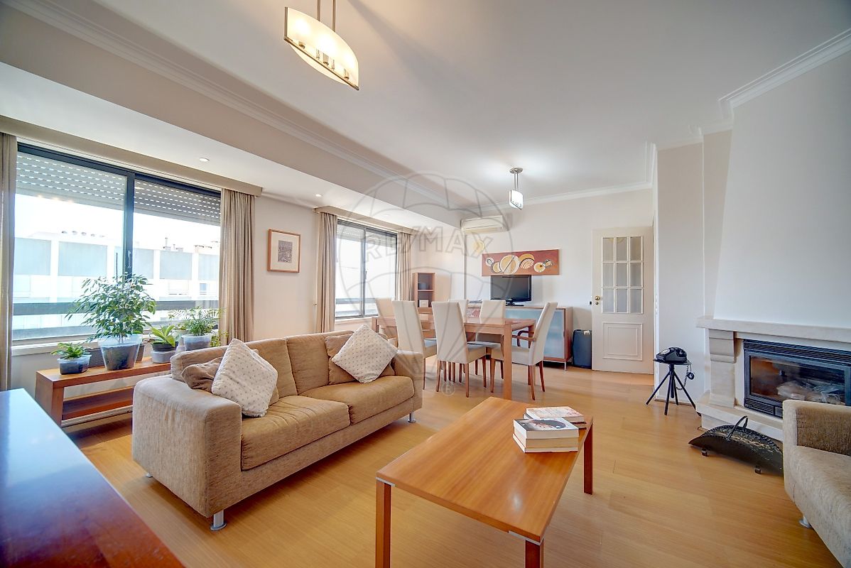 Apartamento T3 à venda em Oeiras