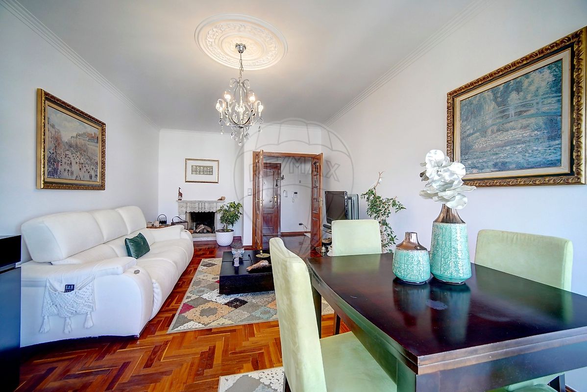Apartamento T2 à venda em Loures