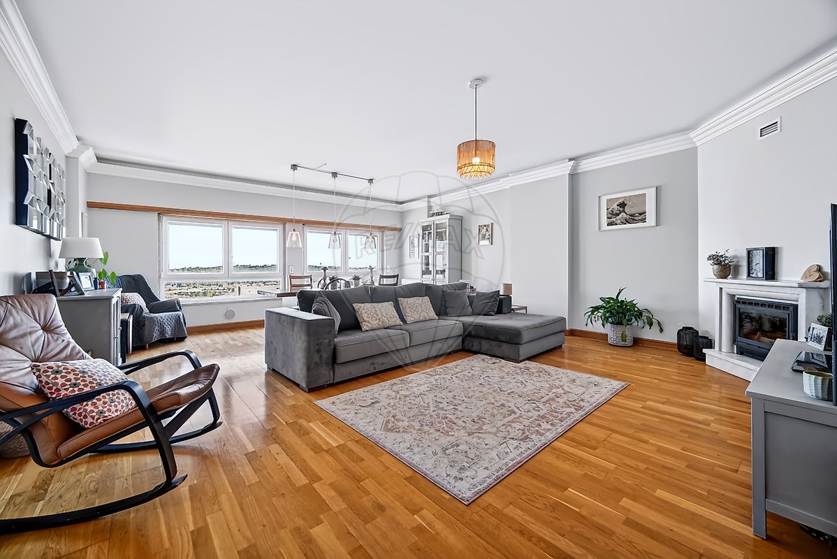 Apartamento T3 à venda em Amadora
