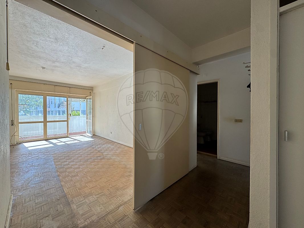 Apartamento T2 à venda em Amadora