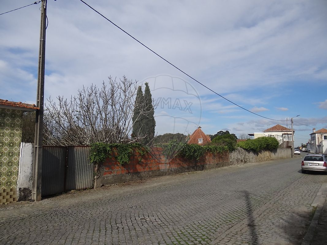 Land for sale in Vila Nova de Gaia, Portugal — €320,000