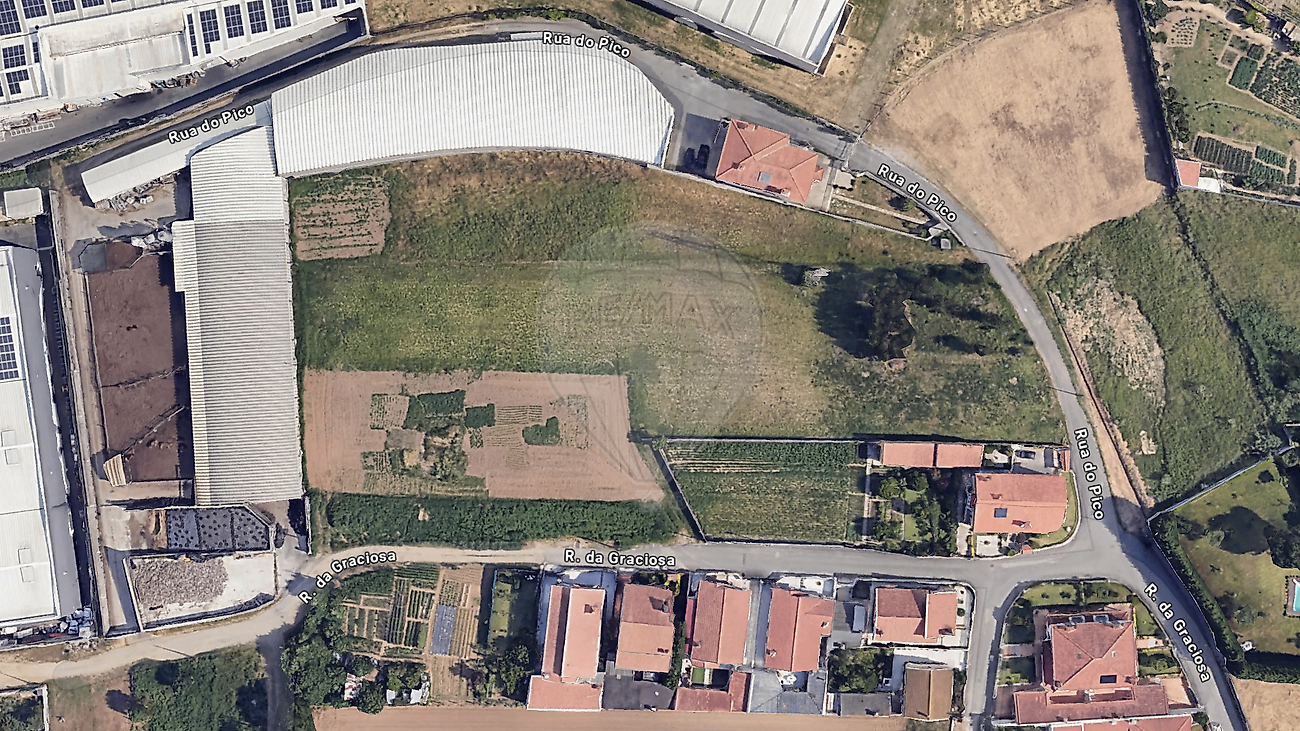 Terreno à venda em Ovar