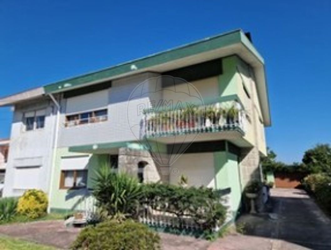 Moradia T4 para venda