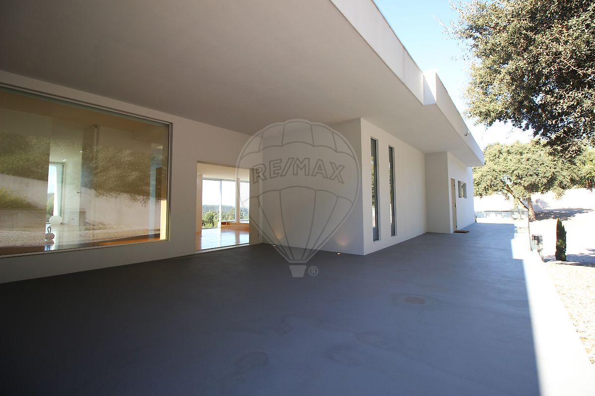 Moradia T4 para venda
