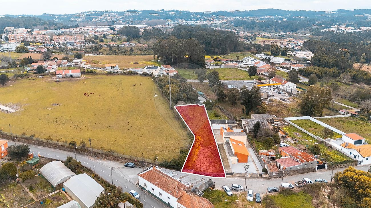 Terreno à venda em Vila Nova de Gaia
