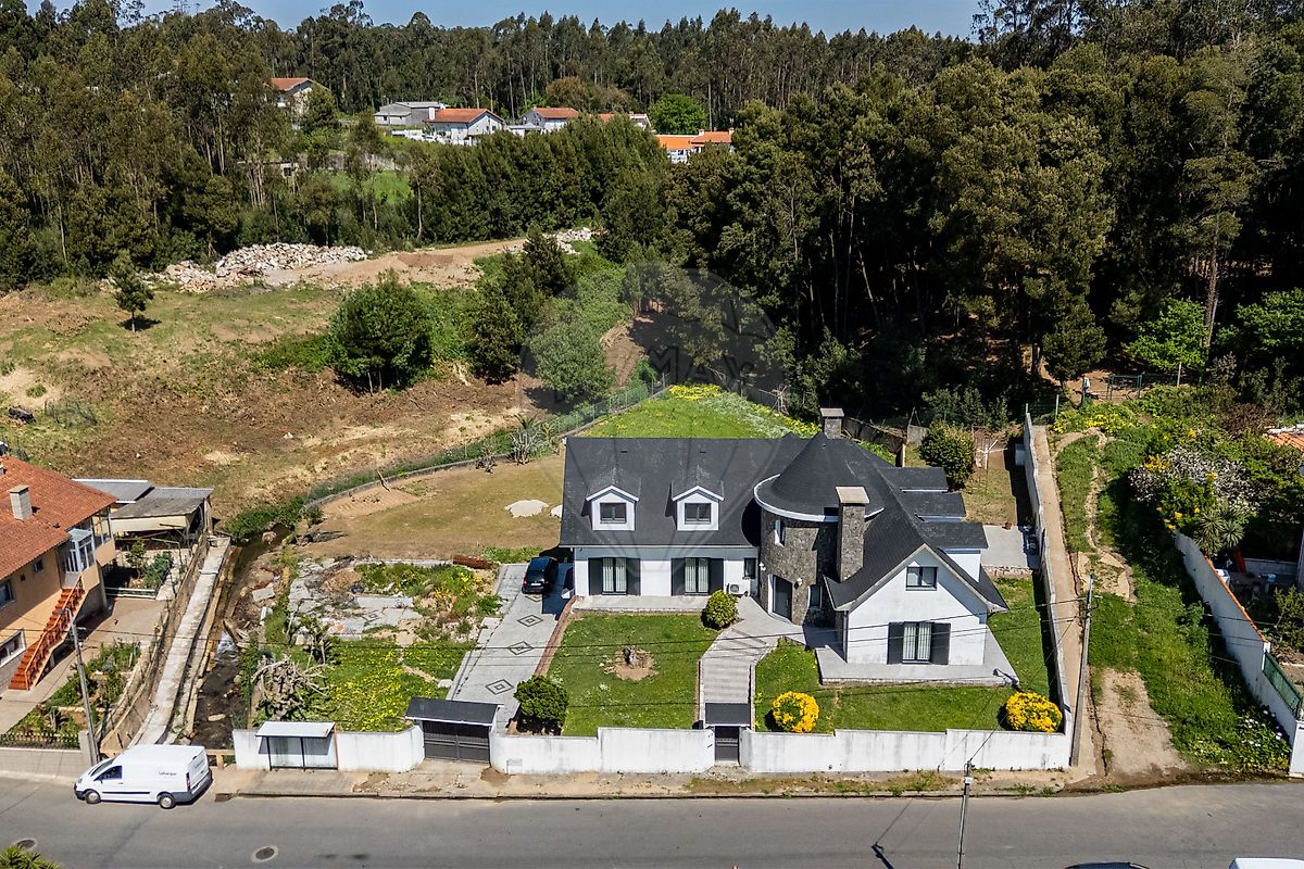 Moradia T4 à venda em Espinho