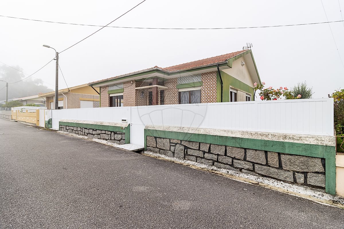 Moradia - Anta e Guetim, Espinho, Aveiro