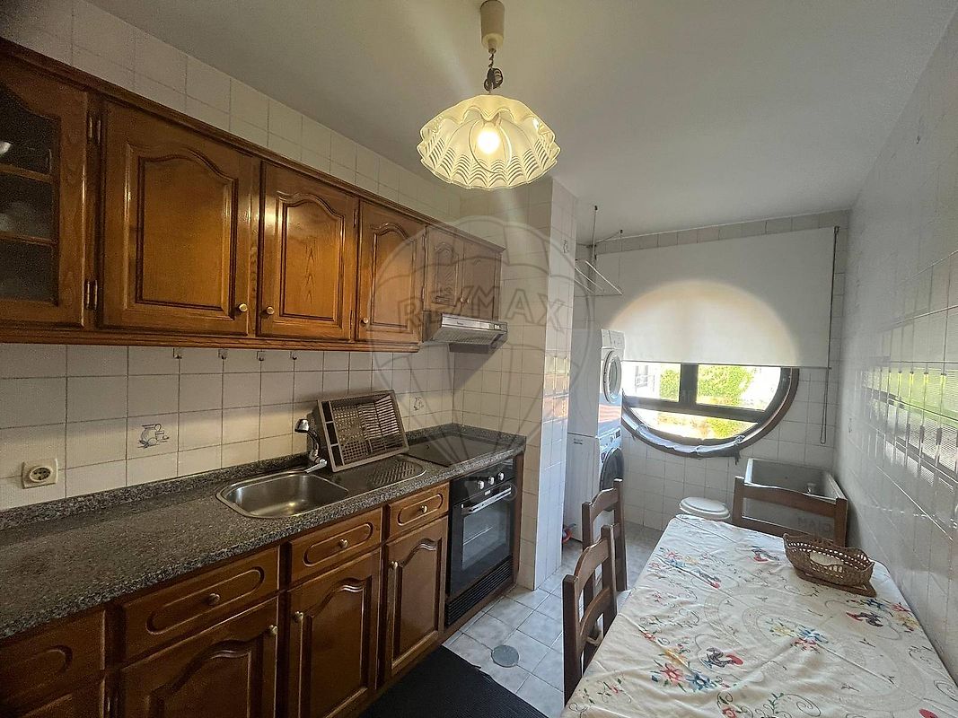 Apartamento T2 para arrendar em Espinho