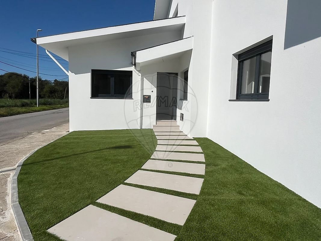 Moradia T4 para arrendar em Espinho