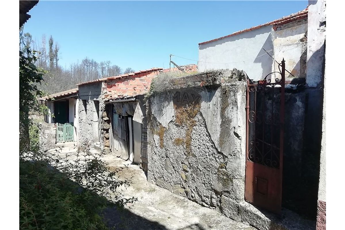Moradia T0 à venda em Oliveira do Hospital