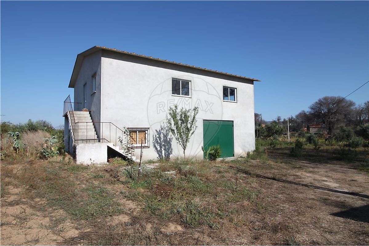 Quinta com moradia em Lagares da Beira