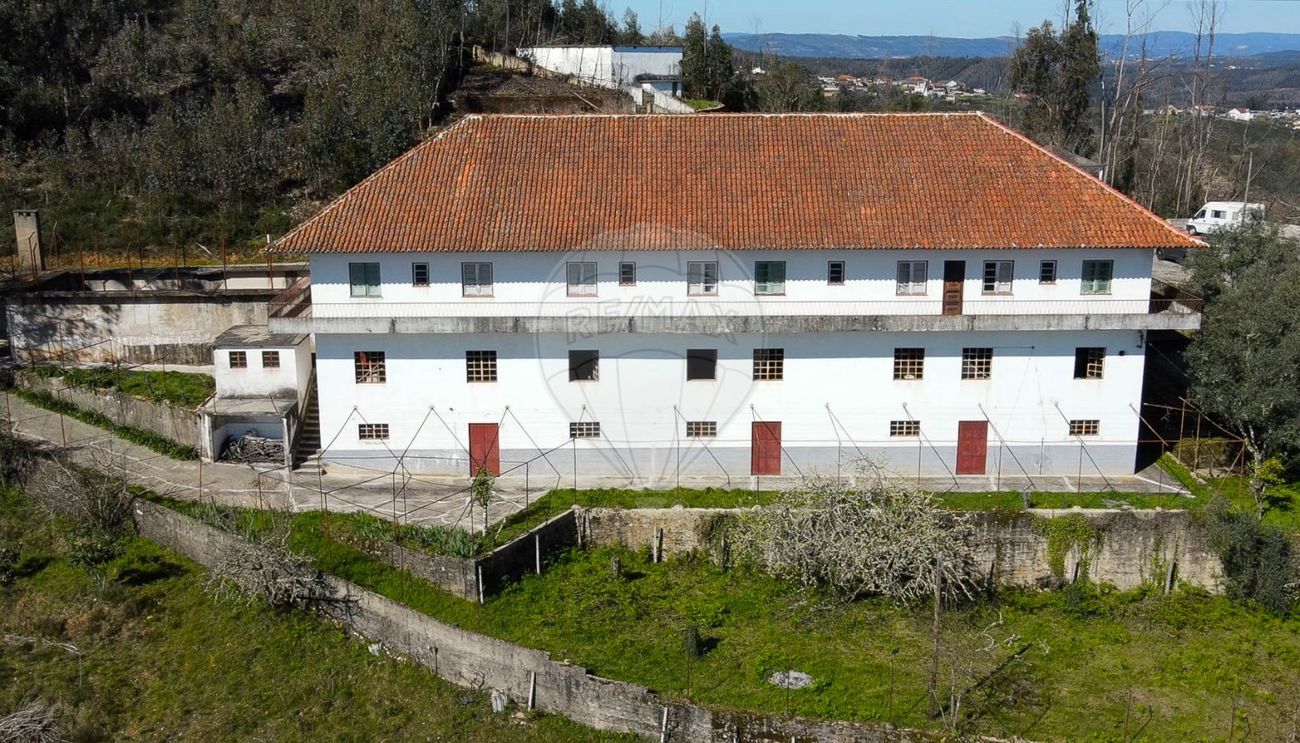 Moradia T16 para Venda
