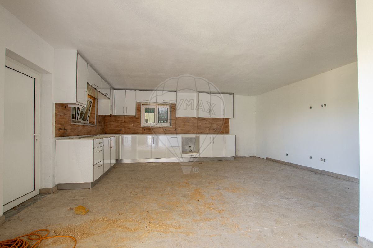 listing 124891005-315 picture-0