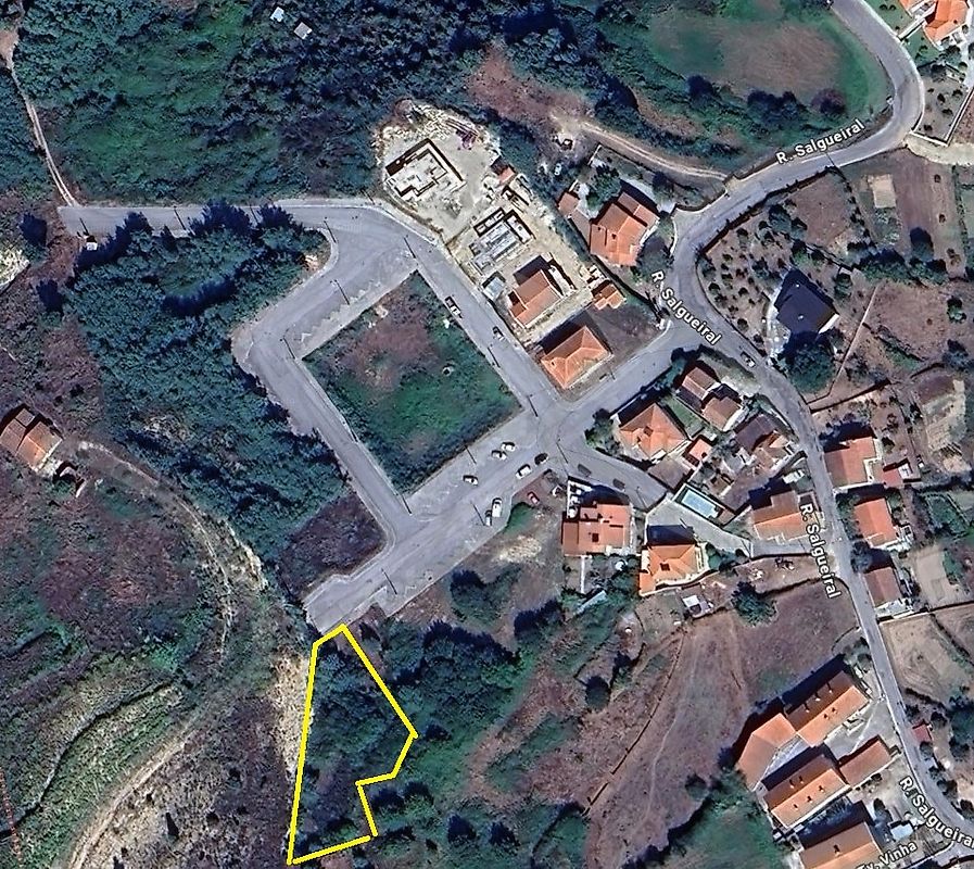 Land for sale in Oliveira do Hospital, Portugal — €68,500