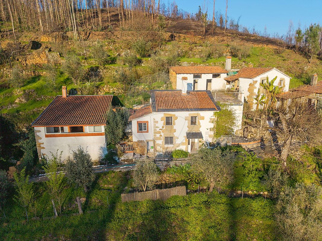 Moradia - Santa Ovaia e Vila Pouca da Beira, Oliveira do Hospital, Coimbra