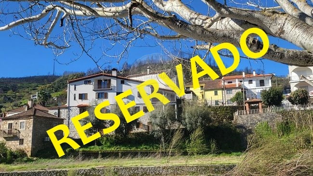 Moradia T6+ em Avô, €299.000