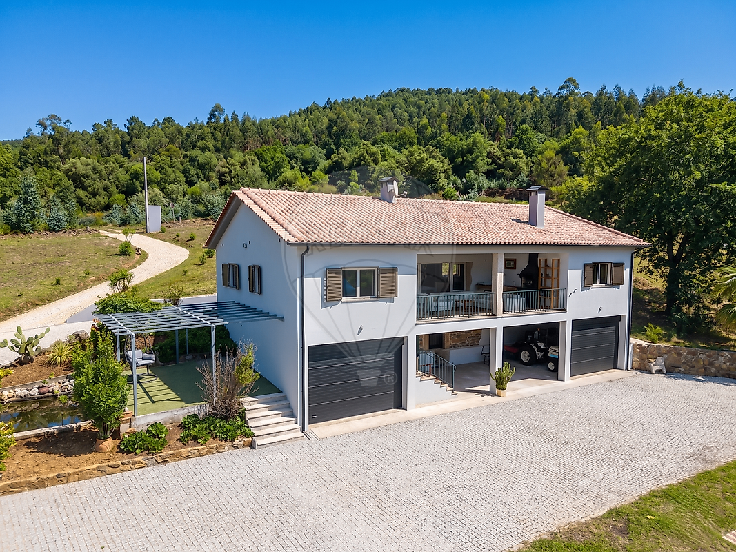 Moradia - Santa Ovaia e Vila Pouca da Beira, Oliveira do Hospital, Coimbra